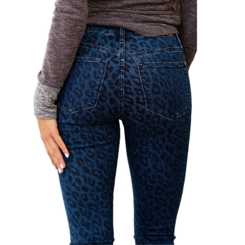 ZARA Premium Denim Wear Collection BOOTYLICIOUS Skinny Blue Velvet Leopa…